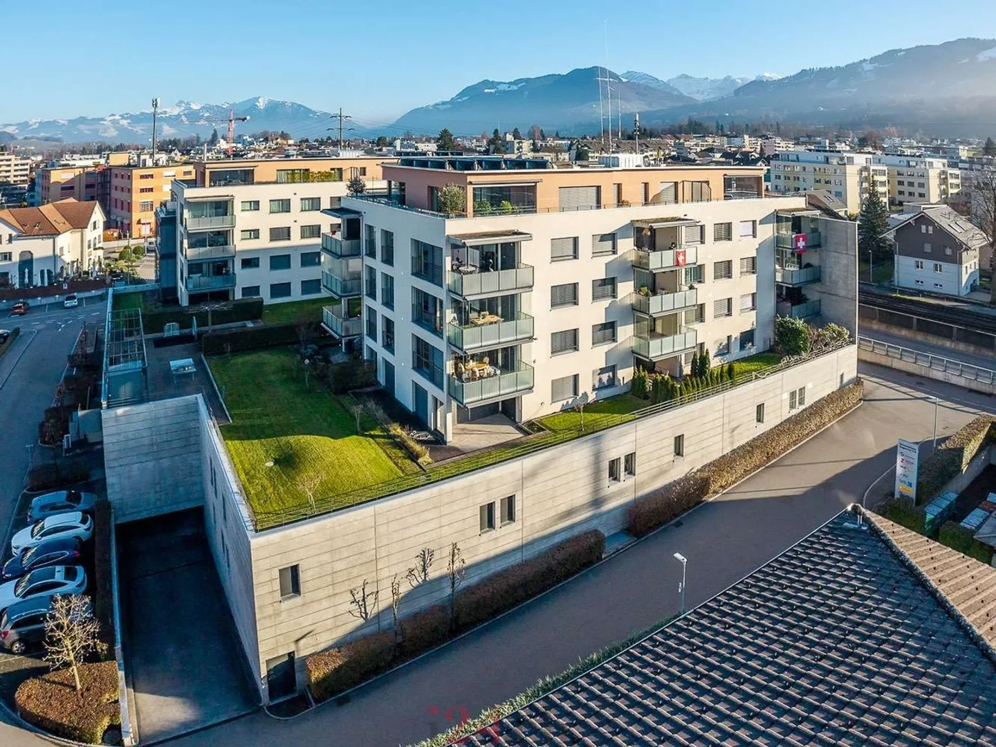 Appartamento moderno 3.5 locali con balcone vetrato - Foto 2 di 12