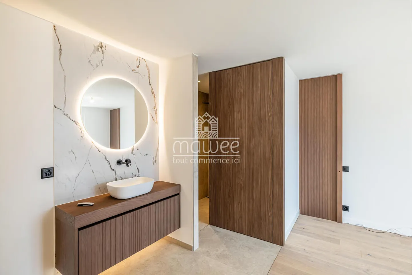 Exceptional House - Elegance in Every Detail - Photo 7 of 13
