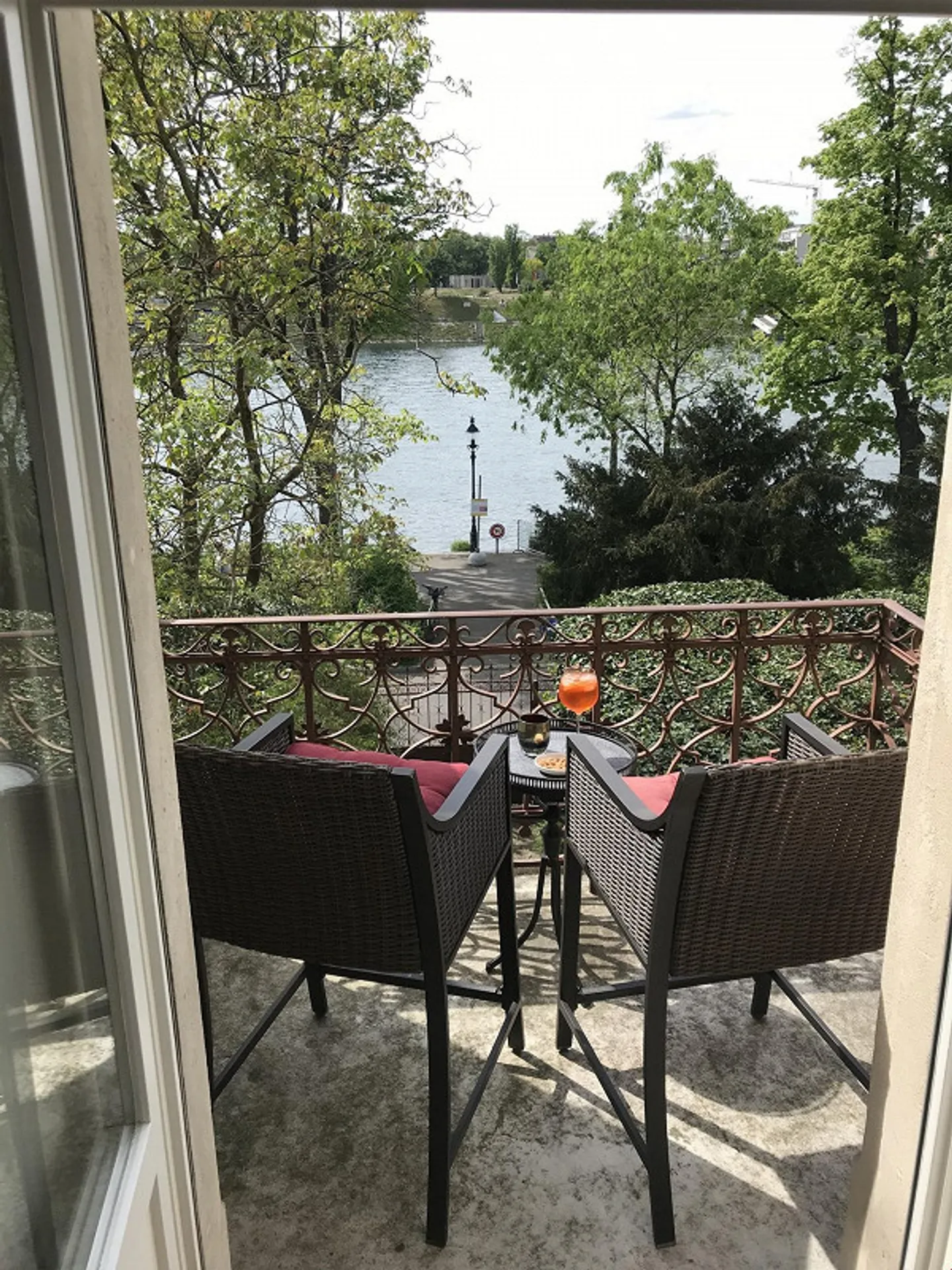 Living with a view of the Rhine - Photo 12 of 13