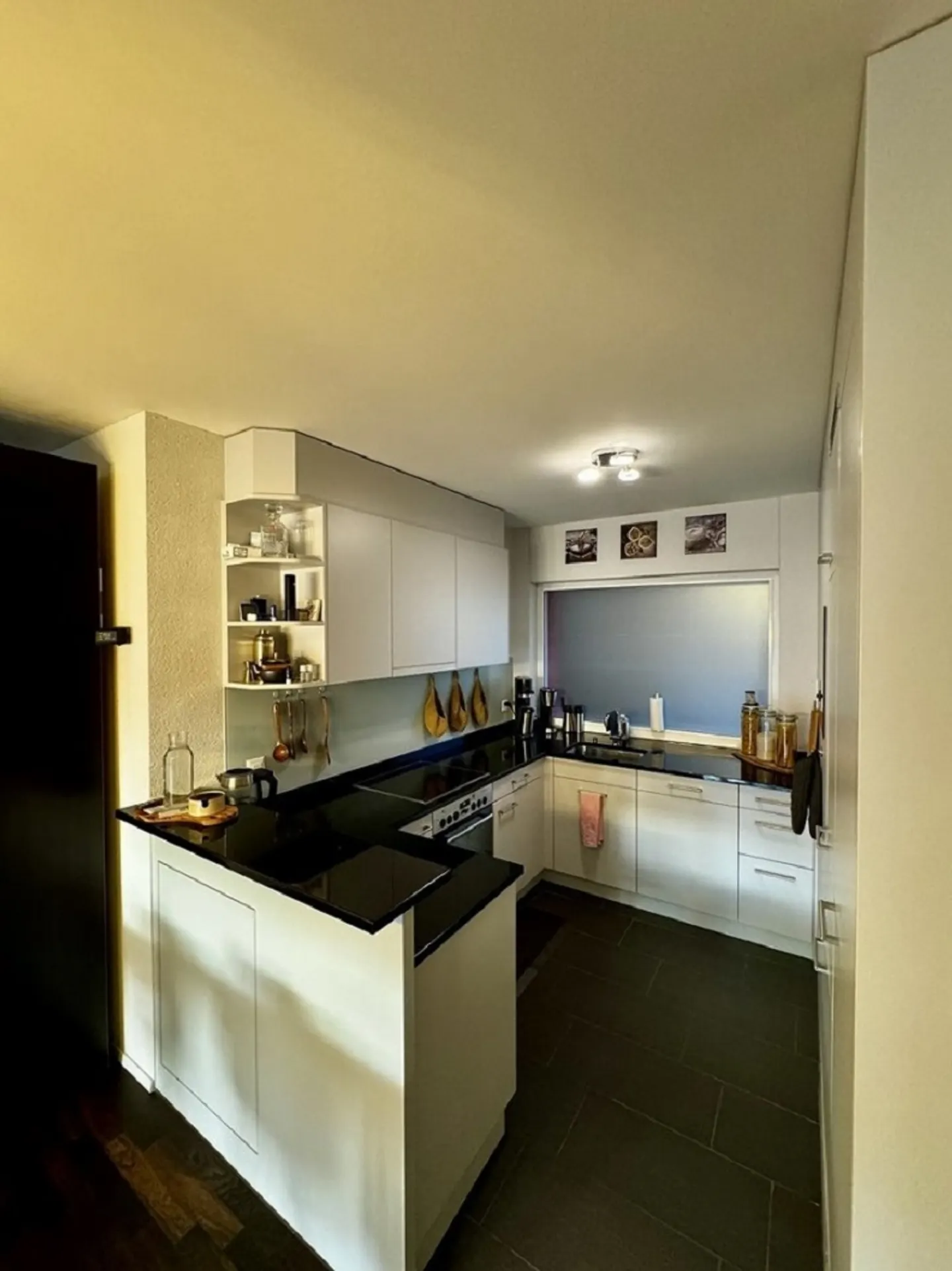 Modern 2-Room Apartment in Dübendorf - Photo 1 of 8