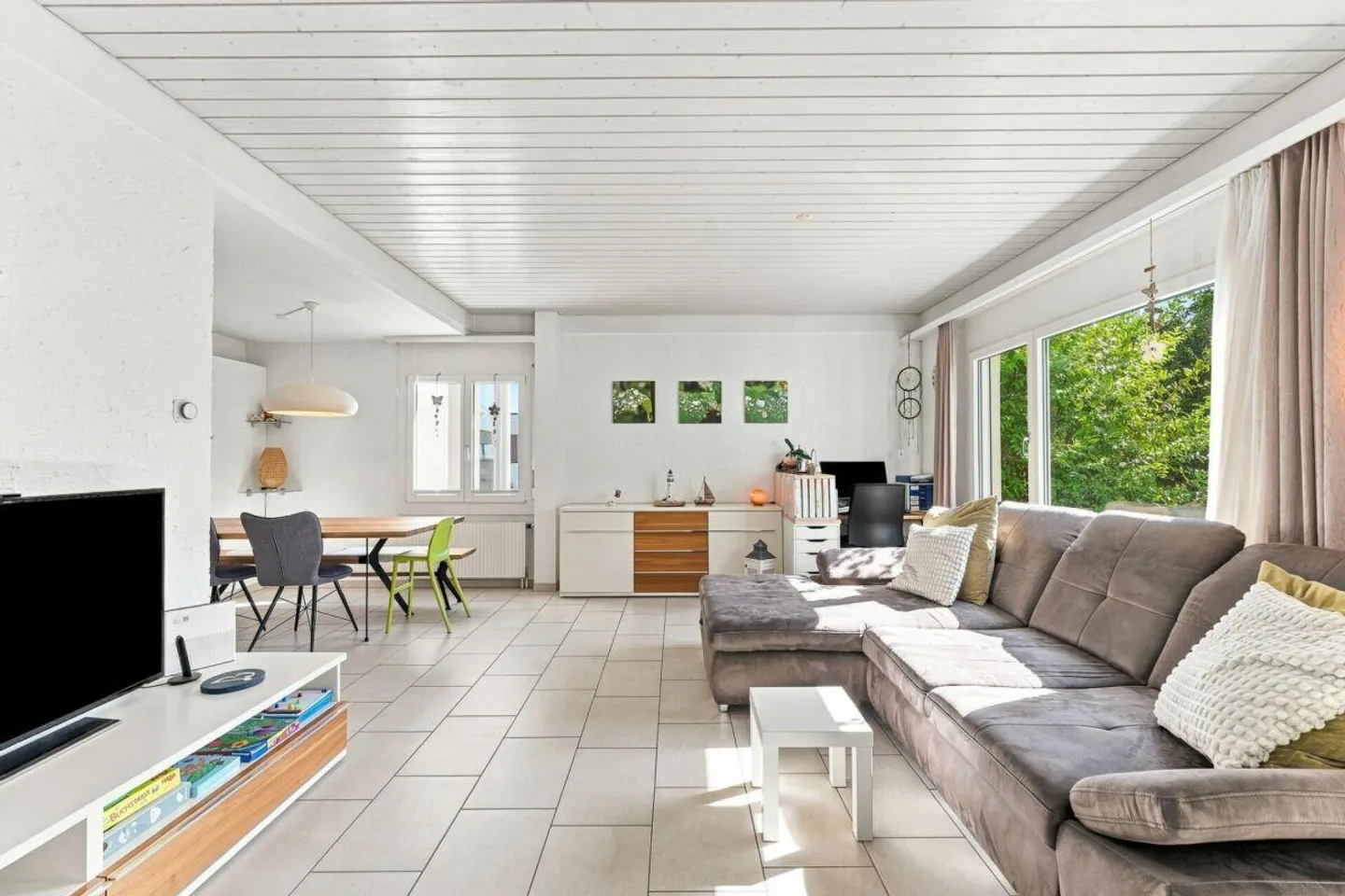 Geräumiges Zweifamilienhaus - Foto 4 von 7