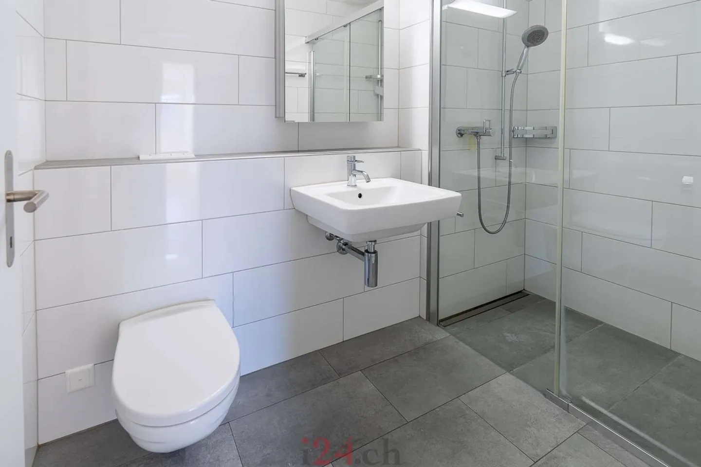 Appartamento moderno 3.5 locali con balcone vetrato - Foto 12 di 12