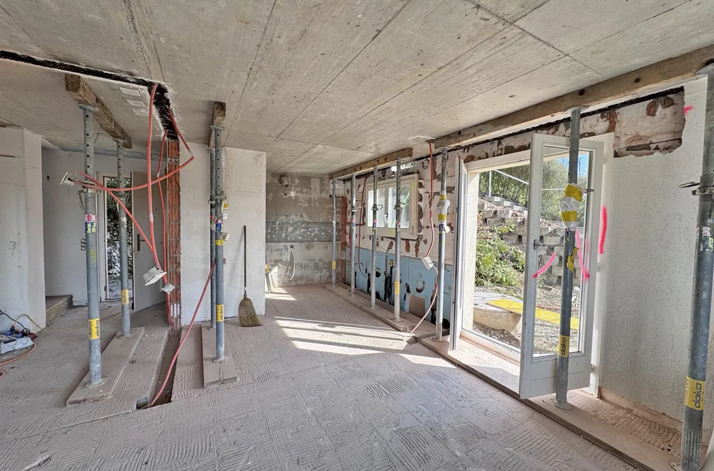 "Doppeleinfamilienhaus vor Sanierung und Erweiterung - Utzigen" - Photo 4 sur 6