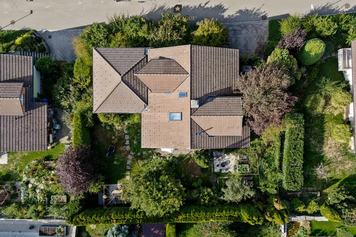 Ihr Familienparadies mit Einliegerwohnung und Traumgarten. - Foto 9 von 12