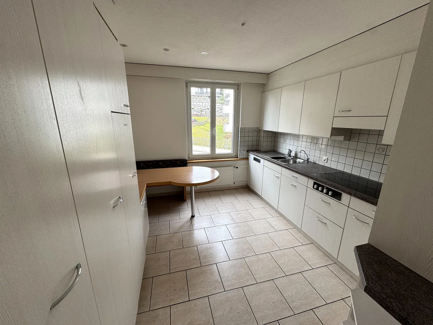 Charmante 4-Zimmer-Wohnung zu vermieten - Foto 3 von 12