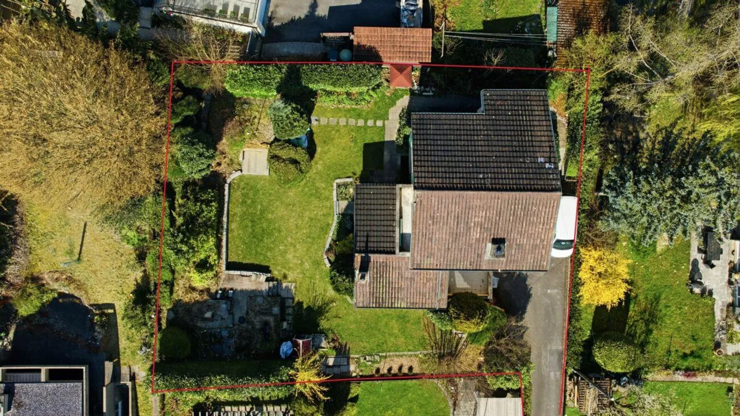 Renoviertes freistehendes Haus mit Garten - Foto 12 von 13