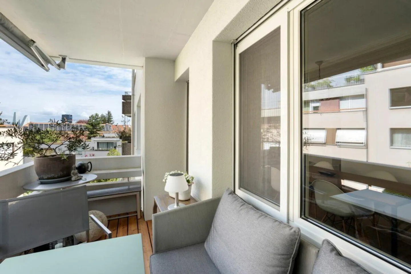 Vivre au calme à Bruderholz - moderne appartement de 4 pièces avec place de parking souterrain - Photo 8 sur 12