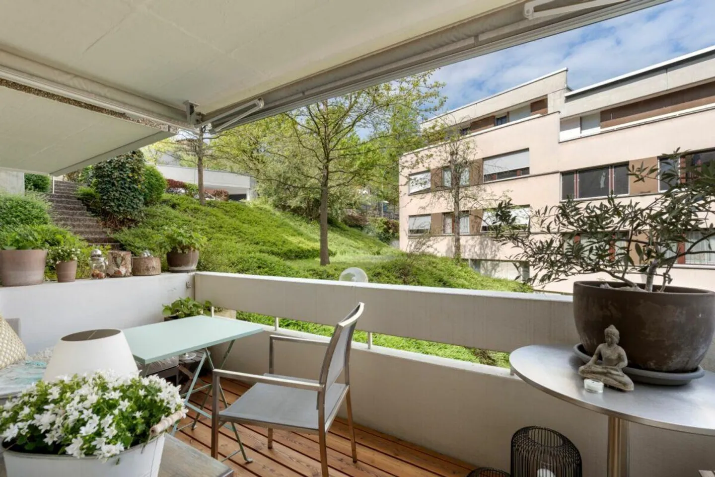 Vivre au calme à Bruderholz - moderne appartement de 4 pièces avec place de parking souterrain - Photo 7 sur 12