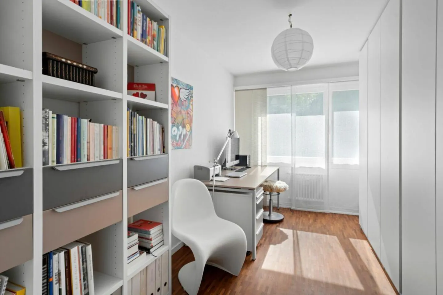 Vivre au calme à Bruderholz - moderne appartement de 4 pièces avec place de parking souterrain - Photo 11 sur 12