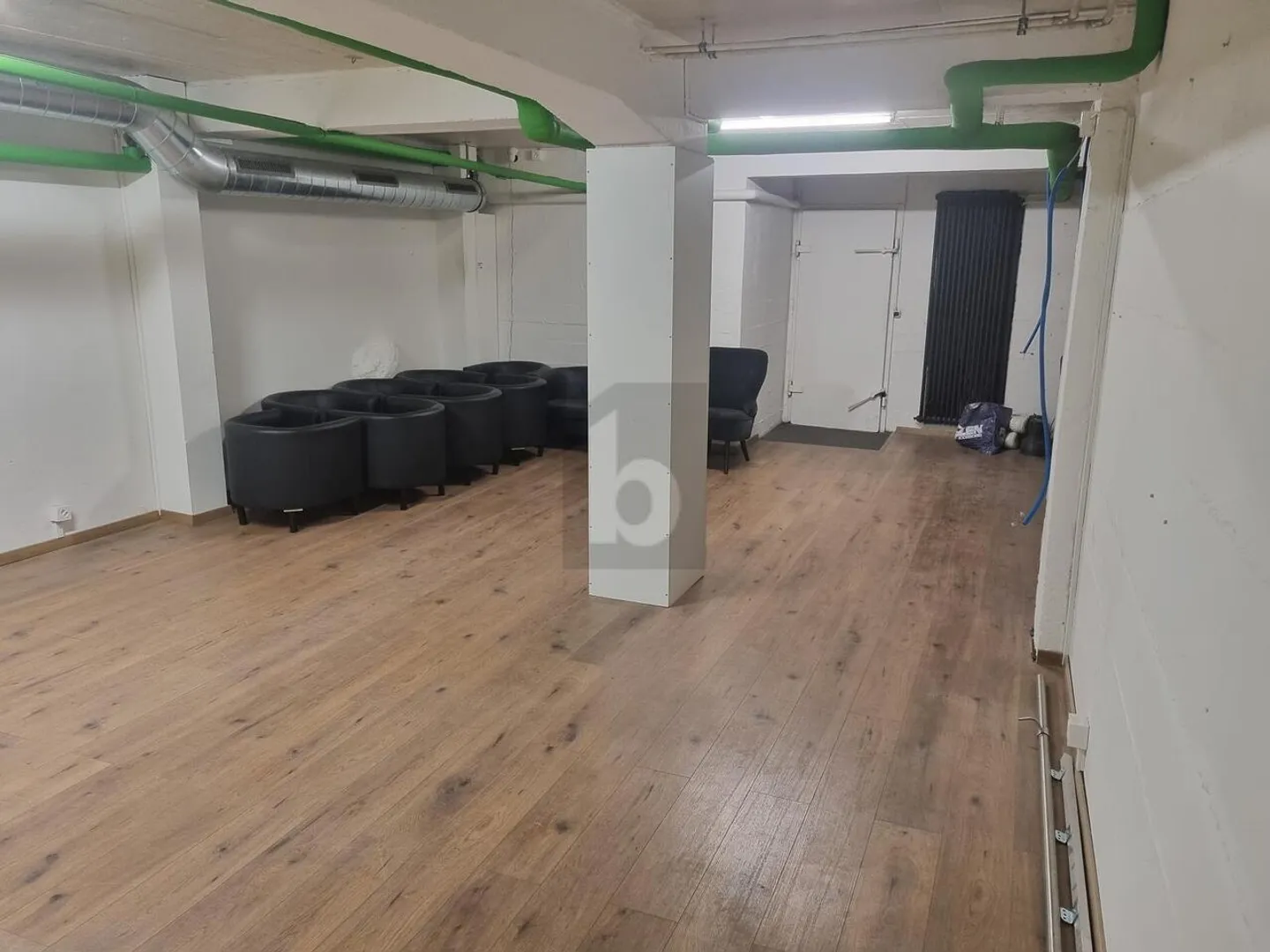 CENTRAL, VISIBLE AND ATTRACTIVE - Photo 4 of 6