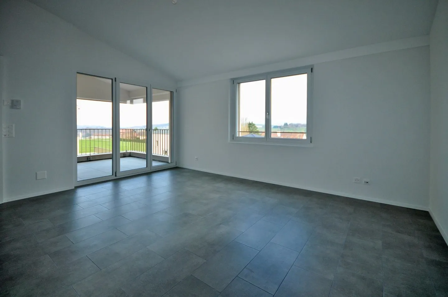 Magnifico appartamento di 2,5 locali all'ultimo piano di un piccolo edificio - Foto 3 di 6