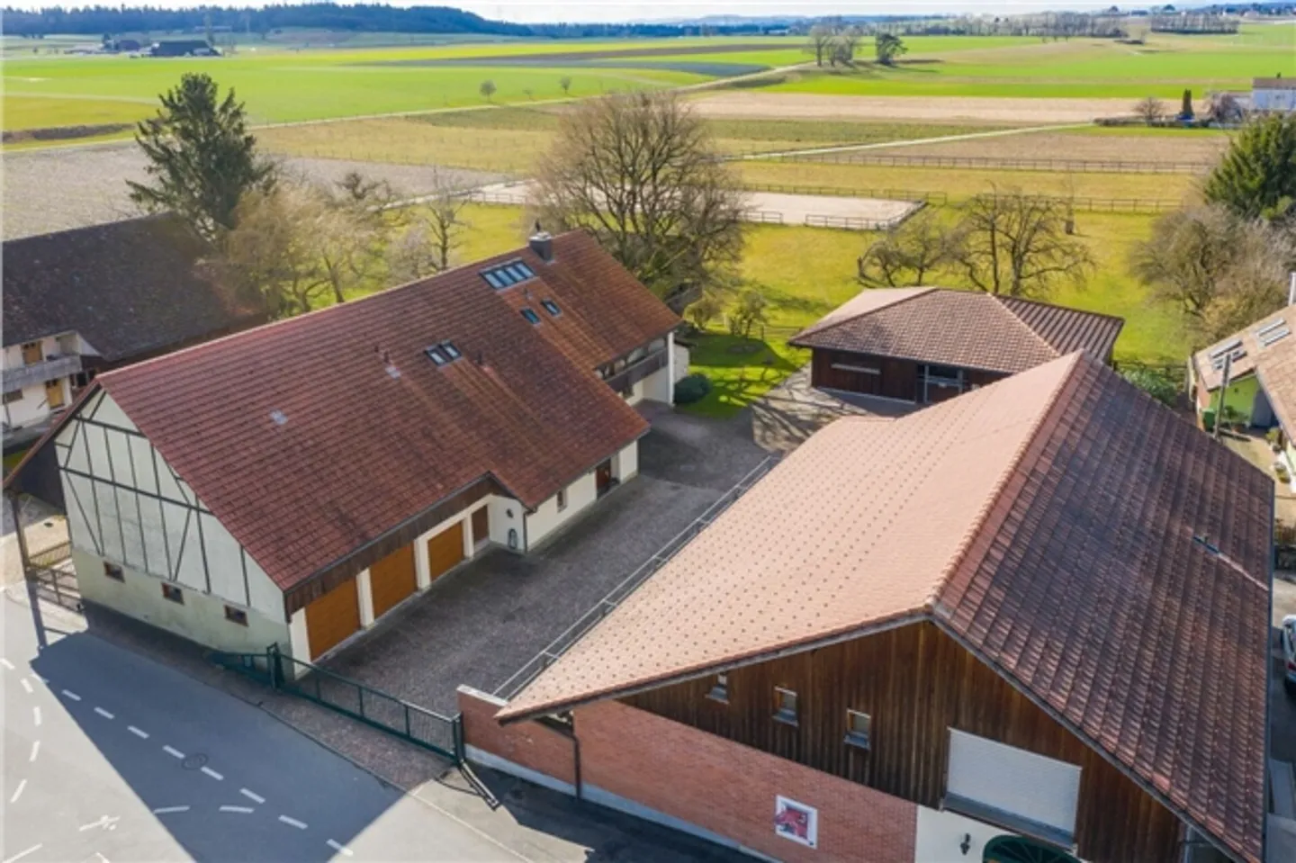 Ferme à louer - Photo 1 sur 15