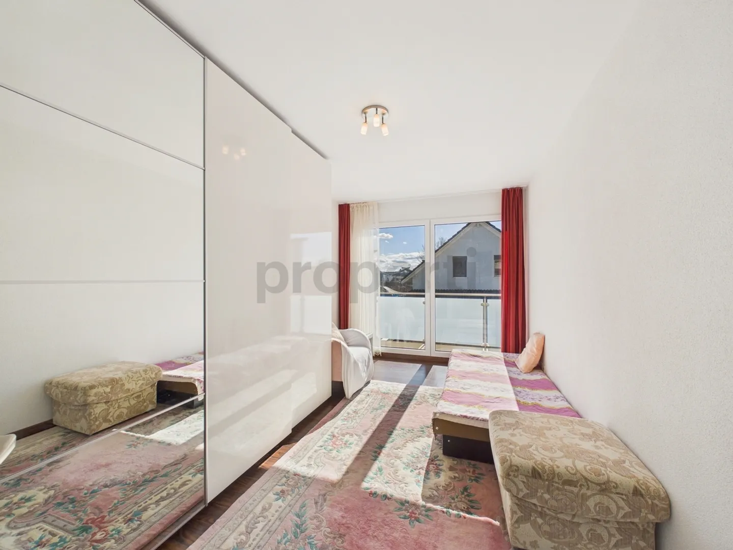 Charming 6.5-room single-family house with garden in Oftringen - Photo 6 of 10