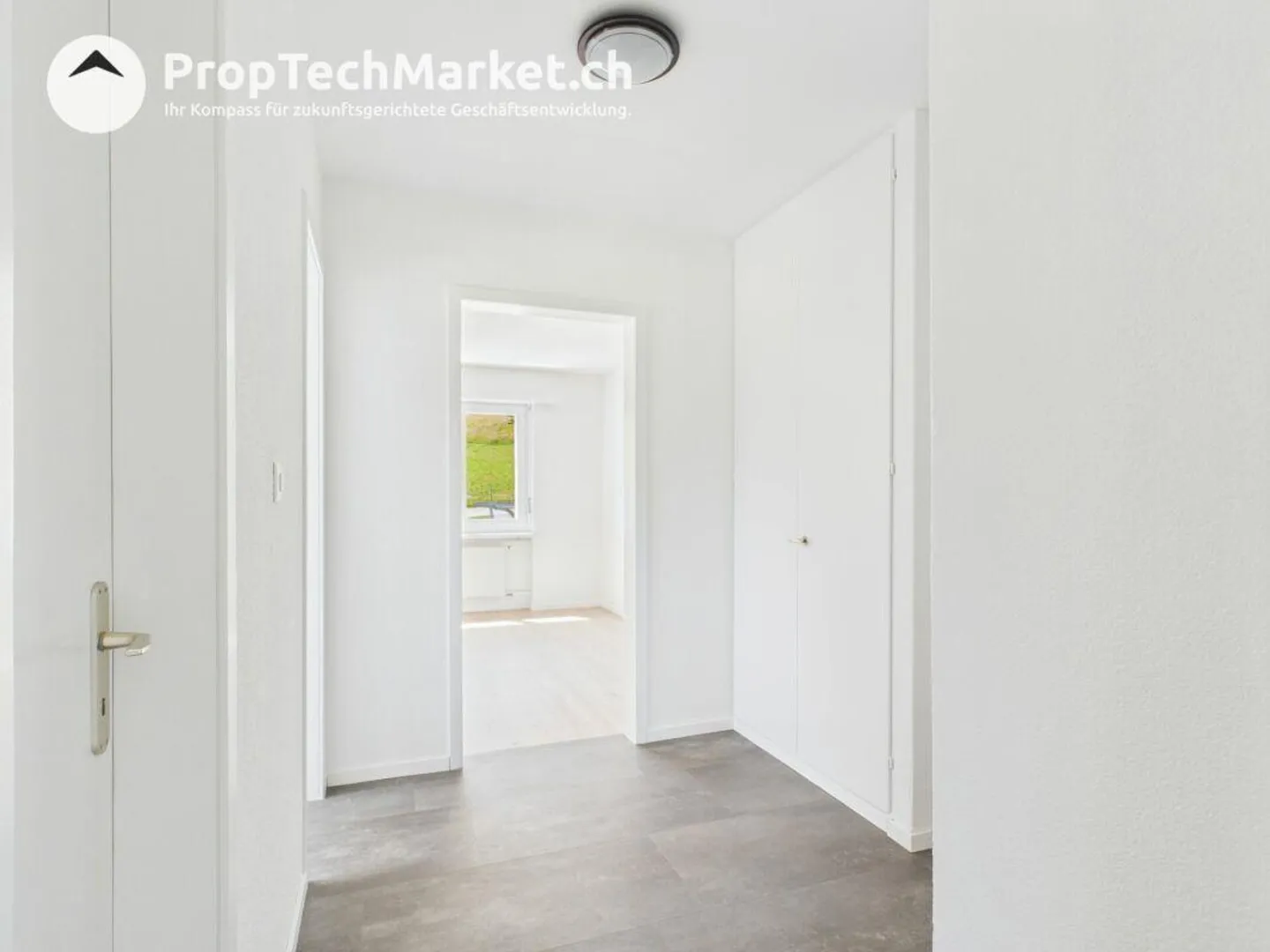 Bright 5-room apartment in the immediate vicinity of a local recreation area - Photo 6 of 14