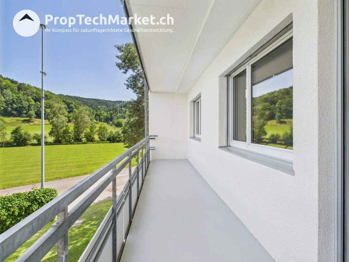 Bright 5-room apartment in the immediate vicinity of a local recreation area - Photo 8 of 14