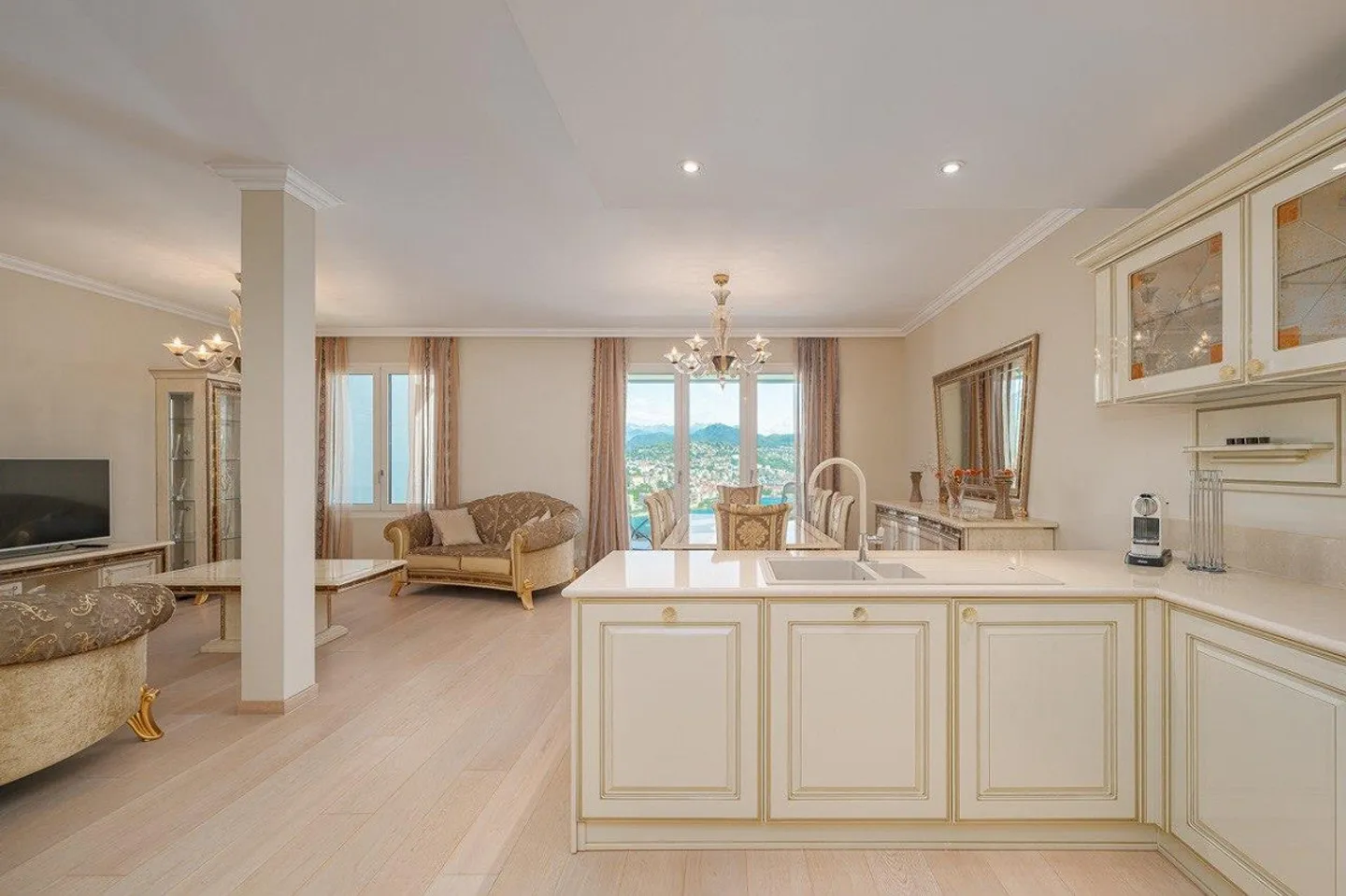 Appartamento di Lusso con Vista Lago - Foto 3 di 5