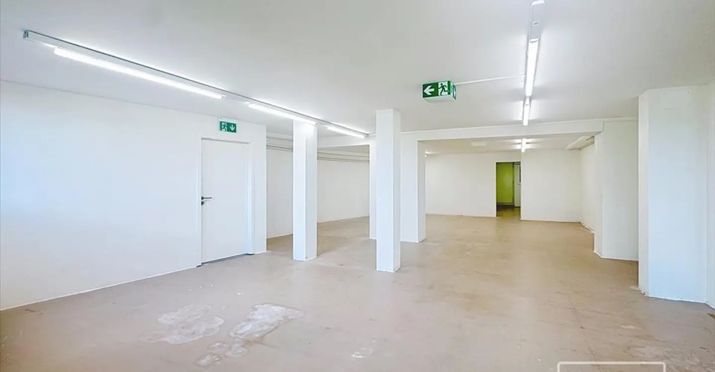 Espace Commercial Spacieux à Orbe - Photo 3 sur 5
