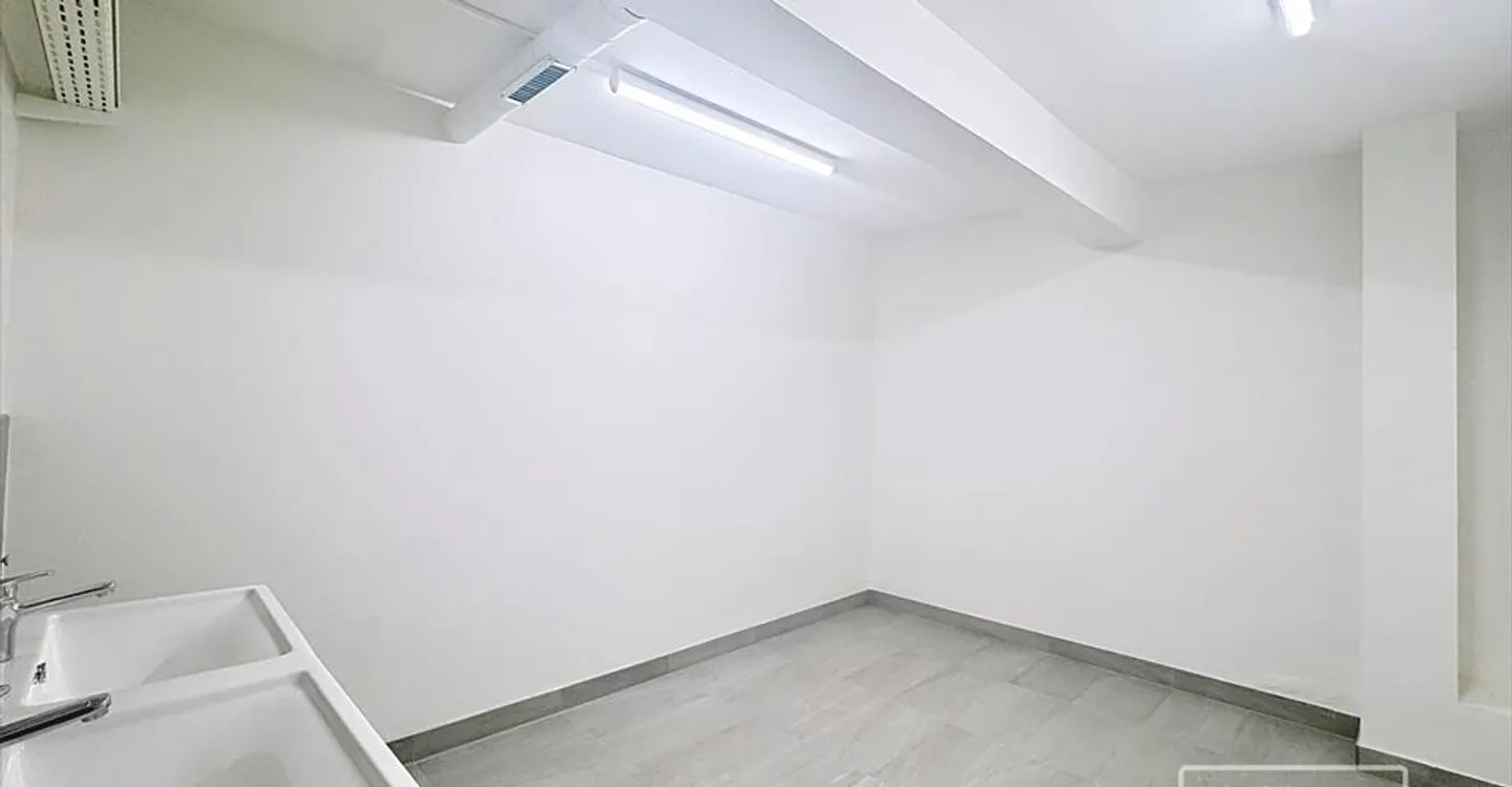 Espace Commercial Spacieux à Orbe - Photo 4 sur 5