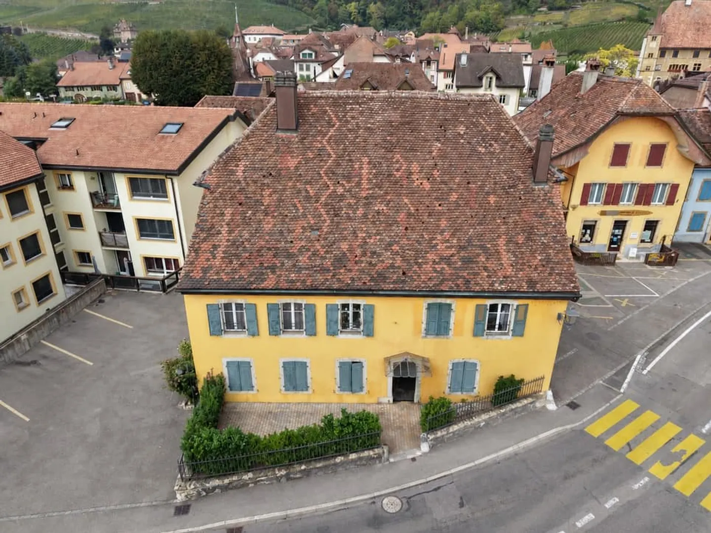 EDIFICIO DI REDDITO - 4,57% LORDO E POTENZIALE DI SVILUPPO - Foto 2 di 13