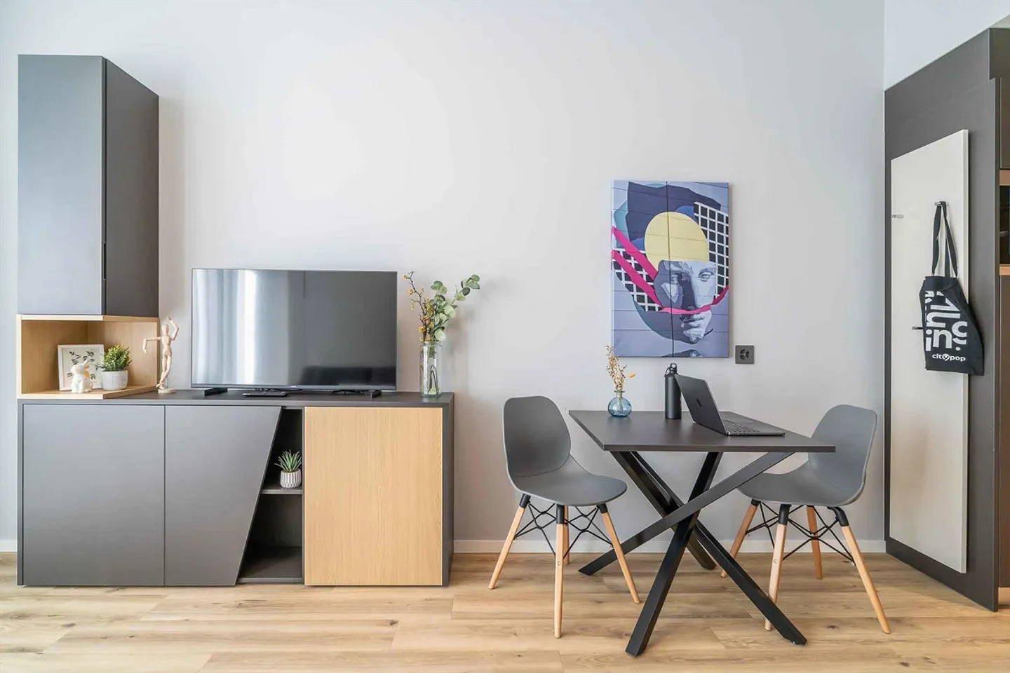Stylish Furnished Apartments - Photo 3 of 9