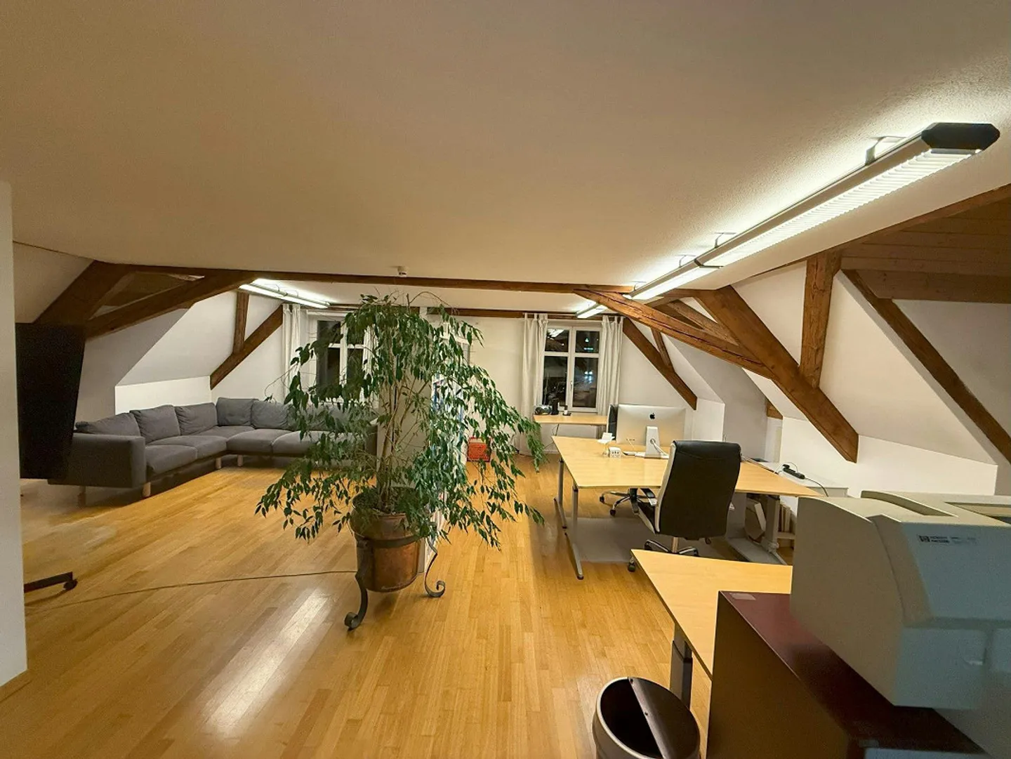 Beautiful office in a convenient location in an old mill - Photo 2 of 9