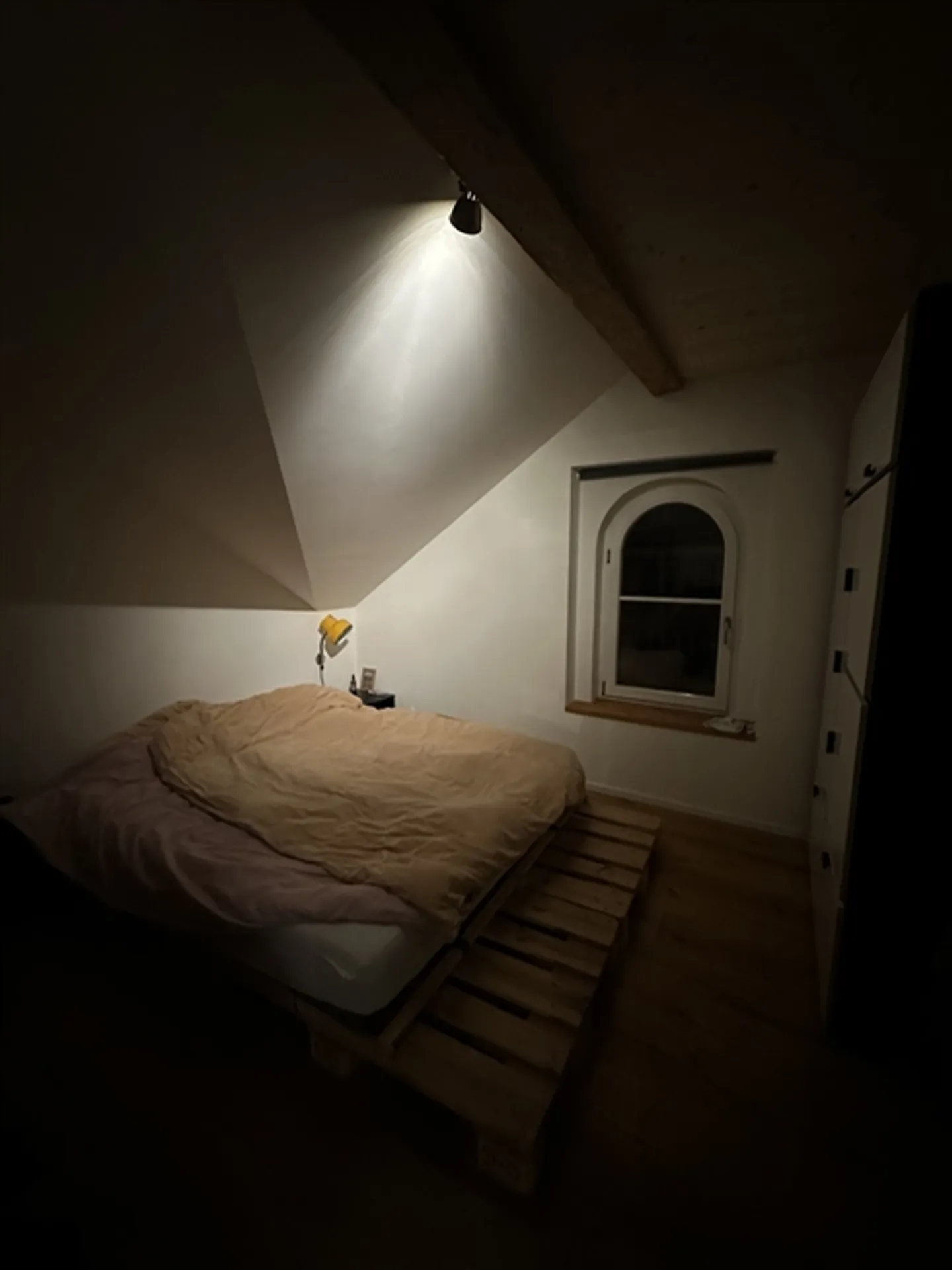 Charmante Dachwohnung in Bern - Foto 4 von 6