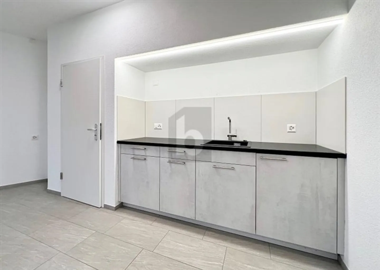 CENTRALLY LOCATED WITH LARGE WINDOW FRONT - Photo 3 of 6