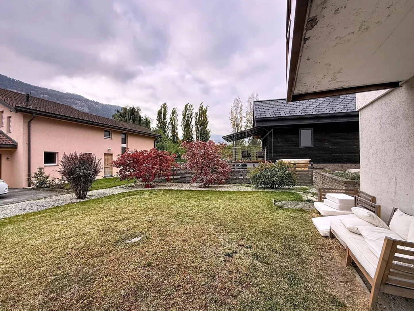 Helles Apartment in St-Léonard mit Garten und Parkplätzen - Foto 13 von 13