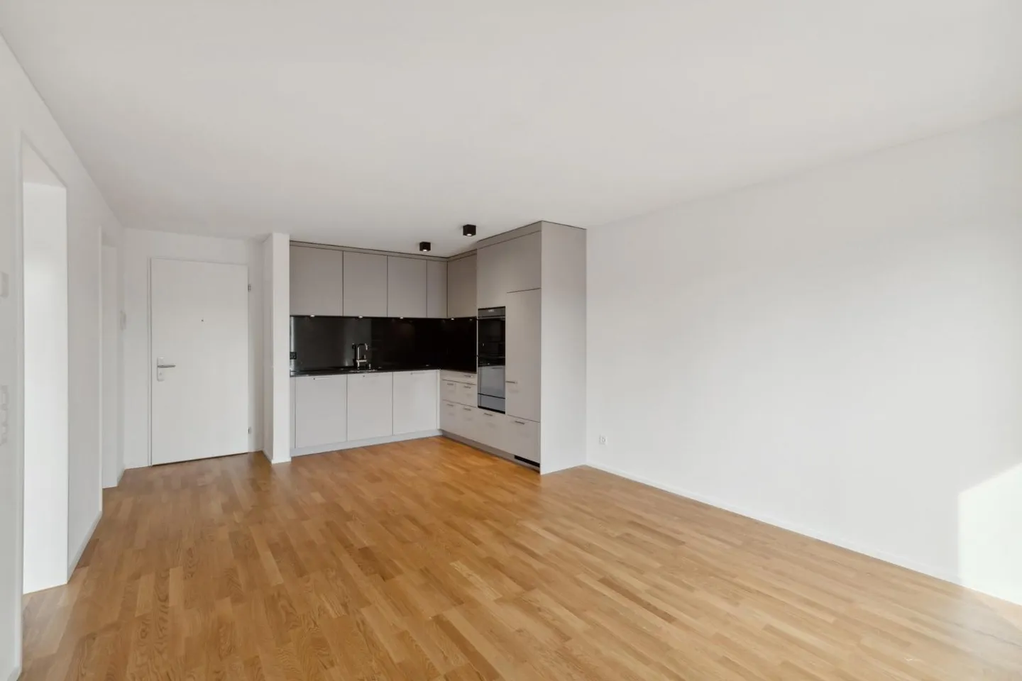 Helle 2-Zimmerwohnung in der Stadt - Foto 4 von 7
