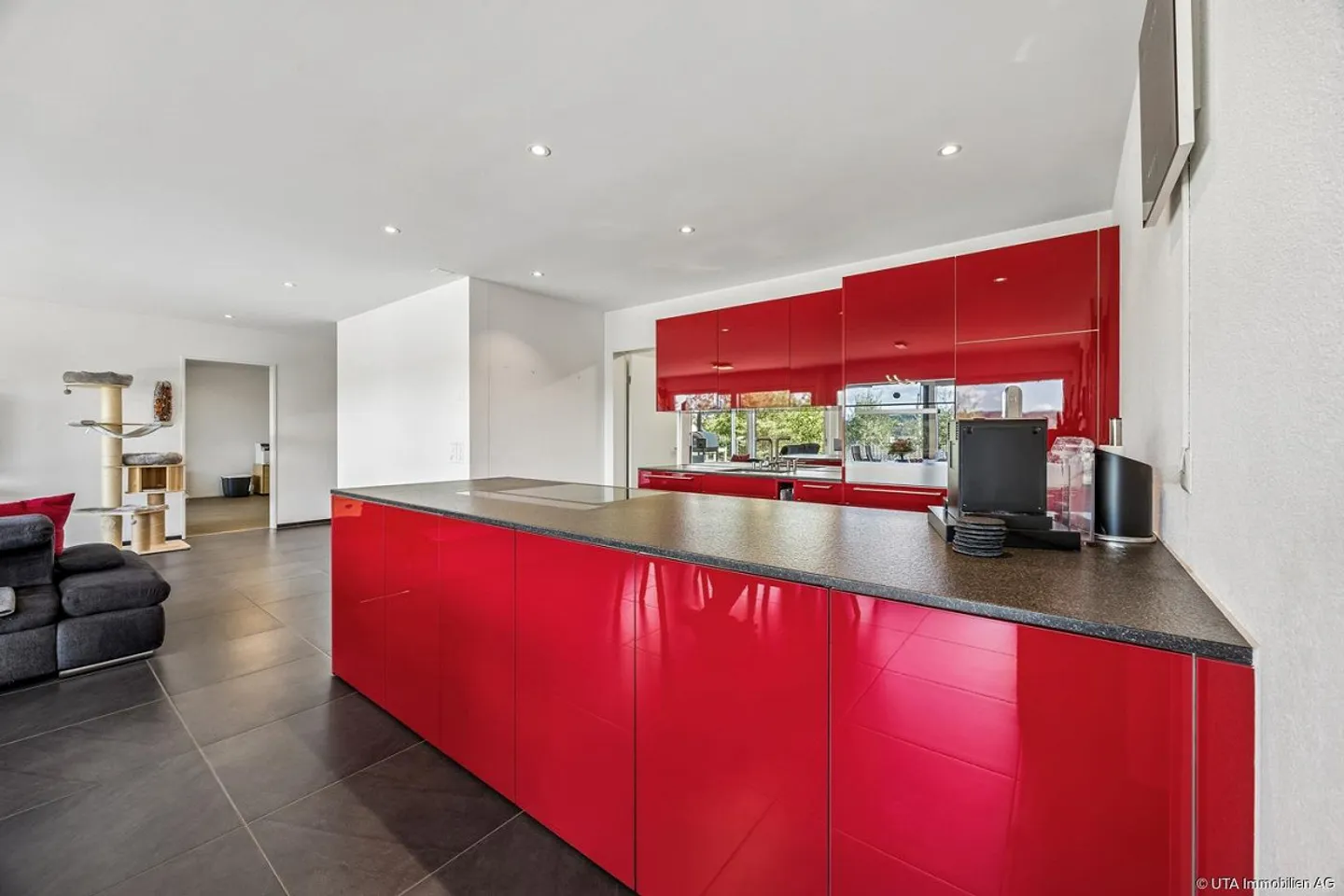 Superbe appartement en terrasse de 4,5 pièces dans un emplacement résidentiel élevé - Photo 3 sur 24