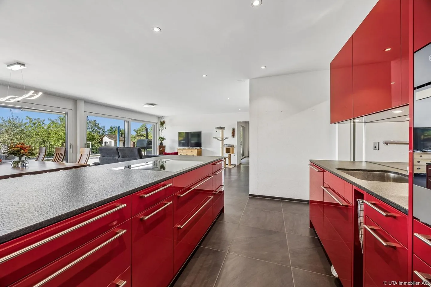 Superbe appartement en terrasse de 4,5 pièces dans un emplacement résidentiel élevé - Photo 5 sur 24