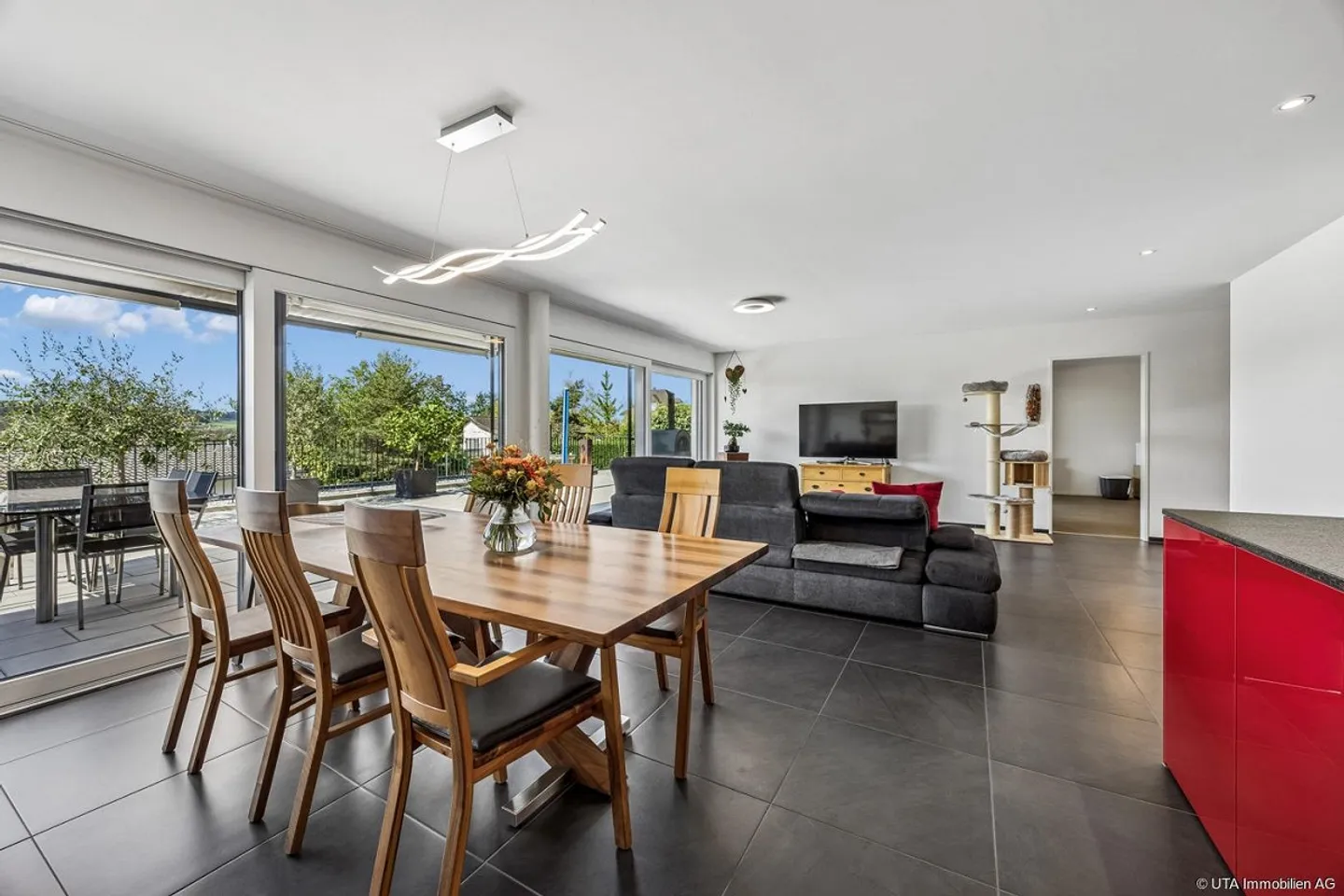Superbe appartement en terrasse de 4,5 pièces dans un emplacement résidentiel élevé - Photo 7 sur 24