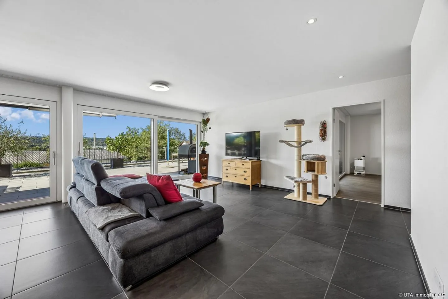 Superbe appartement en terrasse de 4,5 pièces dans un emplacement résidentiel élevé - Photo 8 sur 24