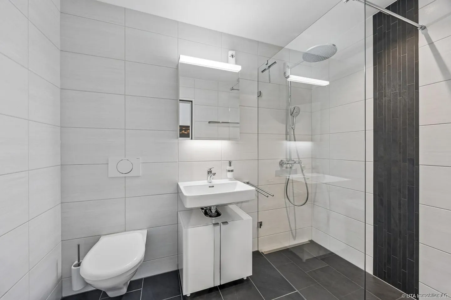 Superbe appartement en terrasse de 4,5 pièces dans un emplacement résidentiel élevé - Photo 15 sur 24