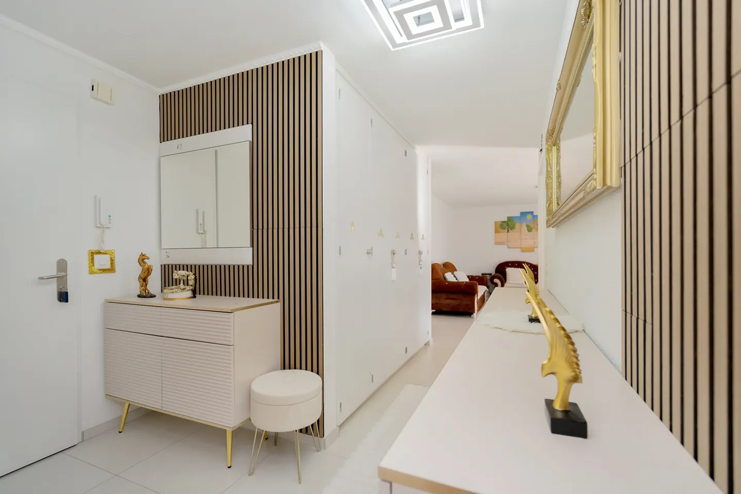 Appartement spacieux de 5,5 pièces dans un emplacement central à Belp - Photo 2 sur 11