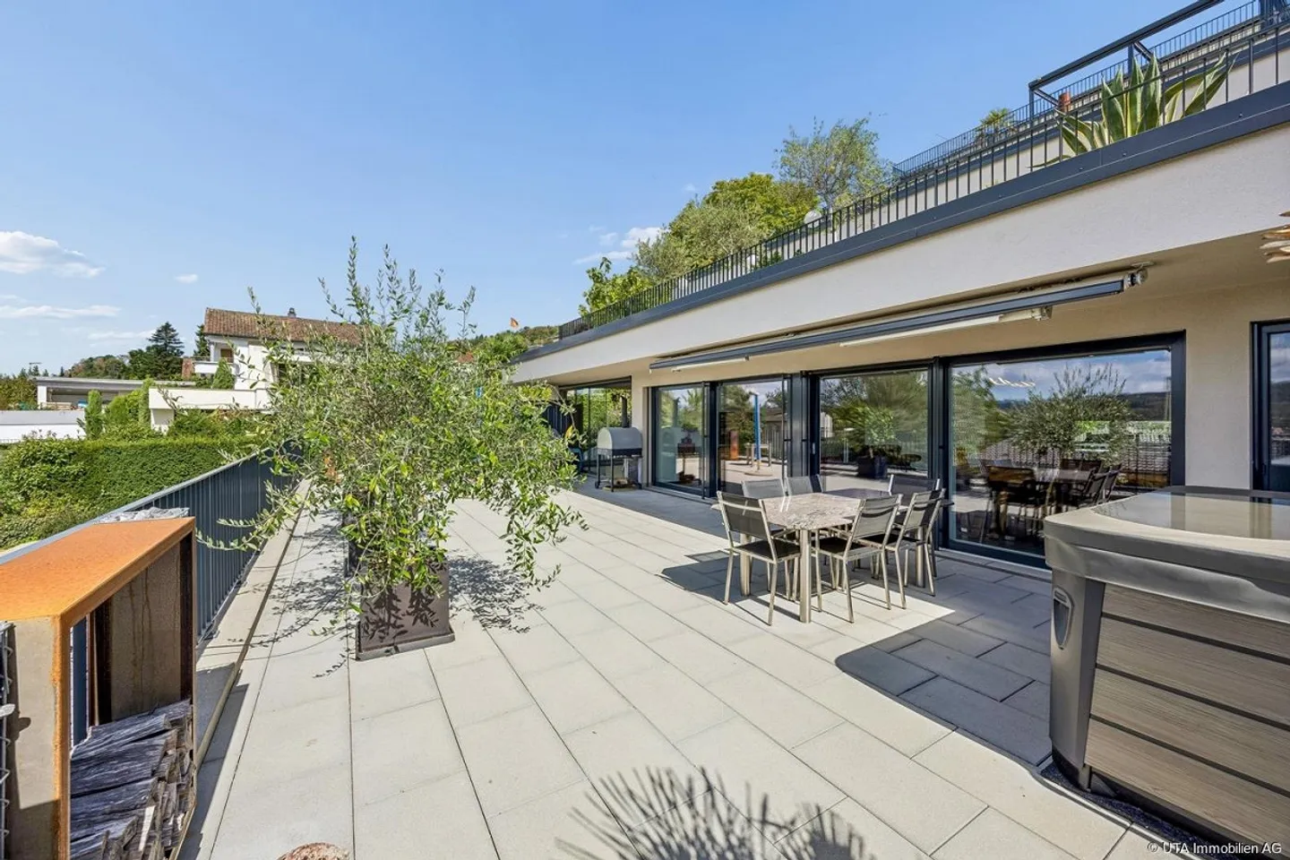 Superbe appartement en terrasse de 4,5 pièces dans un emplacement résidentiel élevé - Photo 19 sur 24
