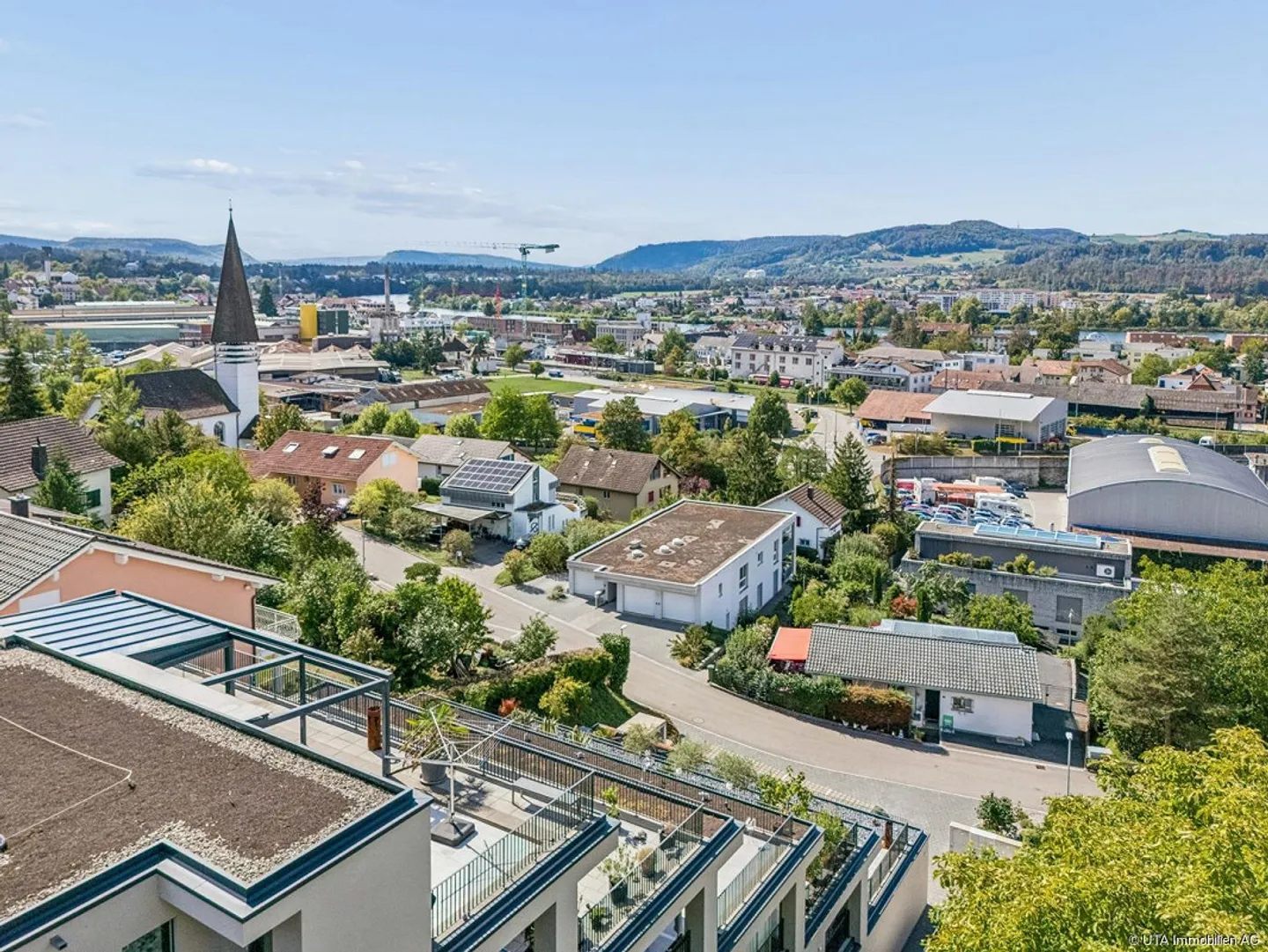 Superbe appartement en terrasse de 4,5 pièces dans un emplacement résidentiel élevé - Photo 22 sur 24