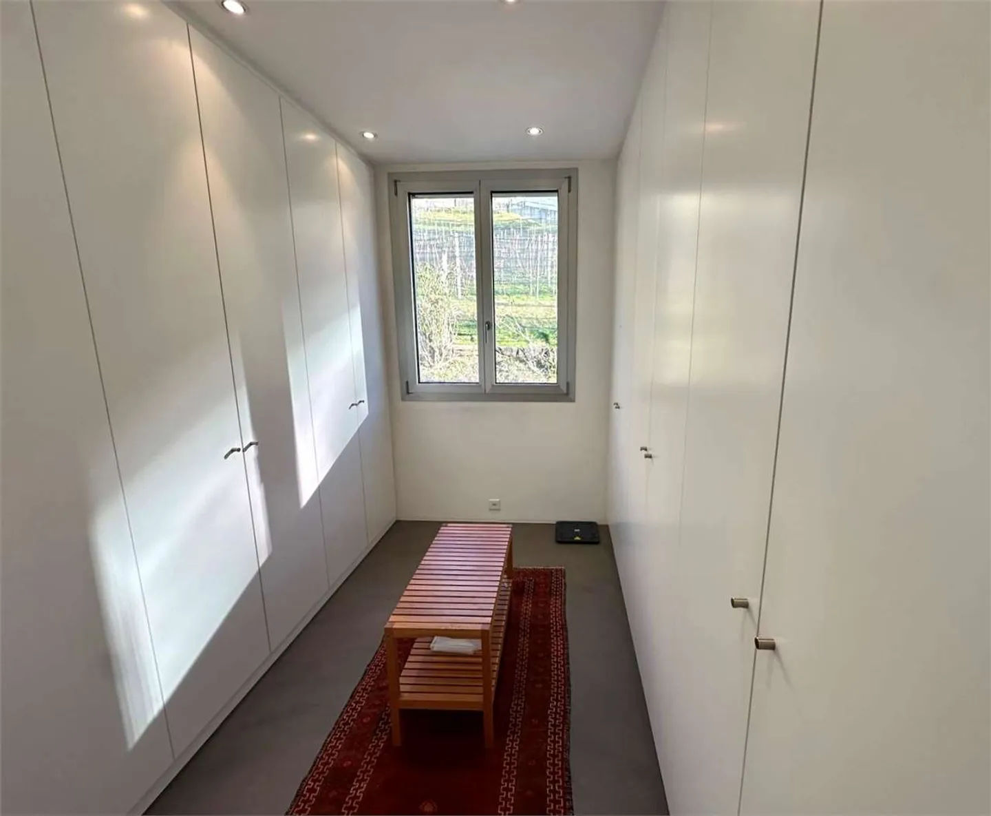 Moderna casa unifamiliare con portico - Foto 9 di 10