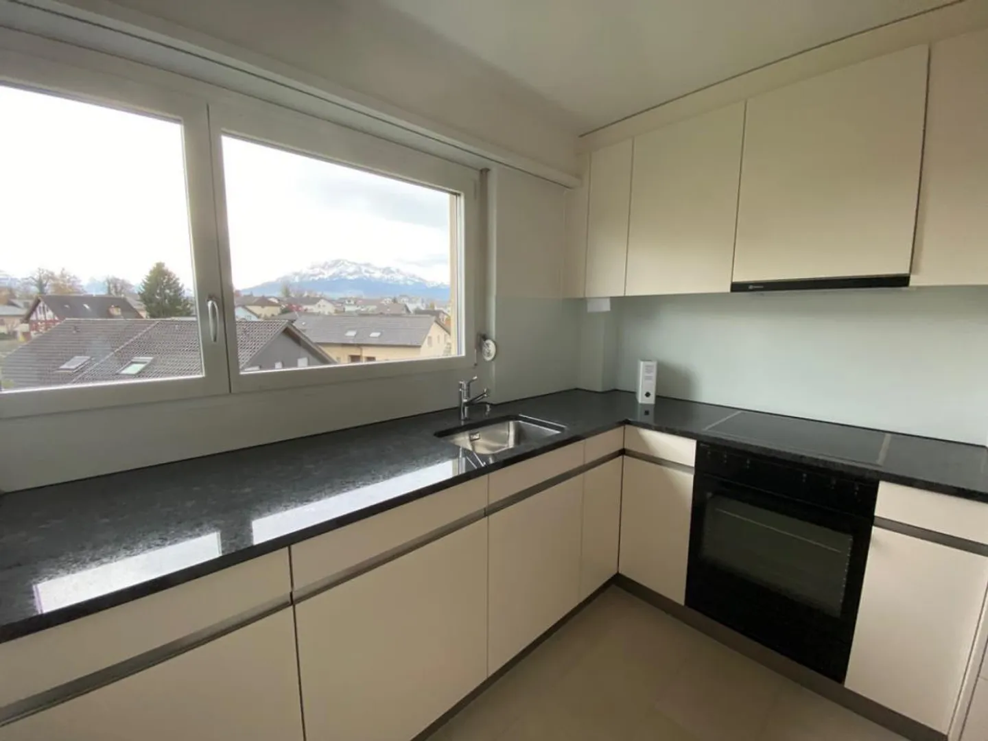 Belle appartement de 3,5 pièces avec coin jardin - Photo 3 sur 5