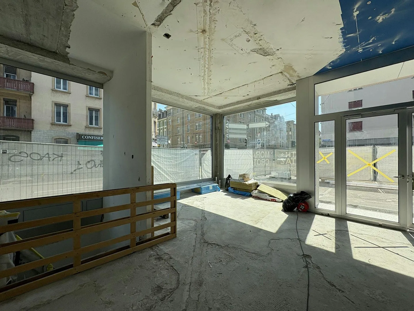 Golden Corner - Commercial Space for Rent - Photo 5 of 10