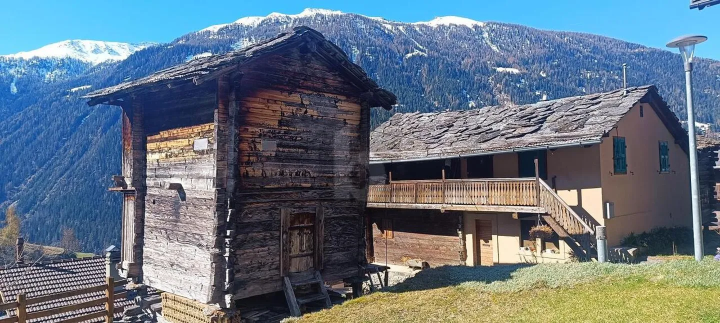 ARREDAMENTO SU MISURA, CON VISTA PANORAMICA - Foto 1 di 5