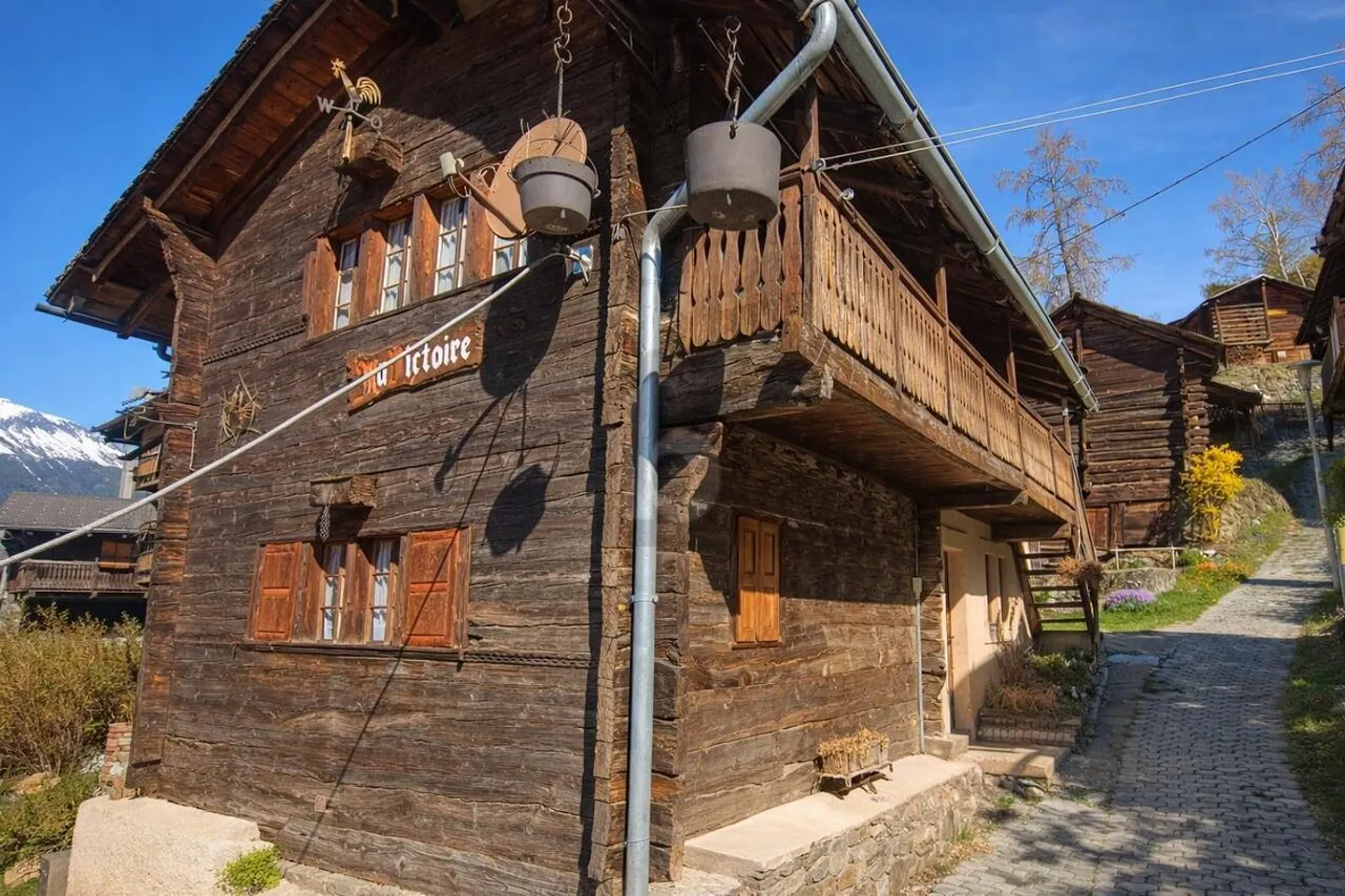 ARREDAMENTO SU MISURA, CON VISTA PANORAMICA - Foto 3 di 5