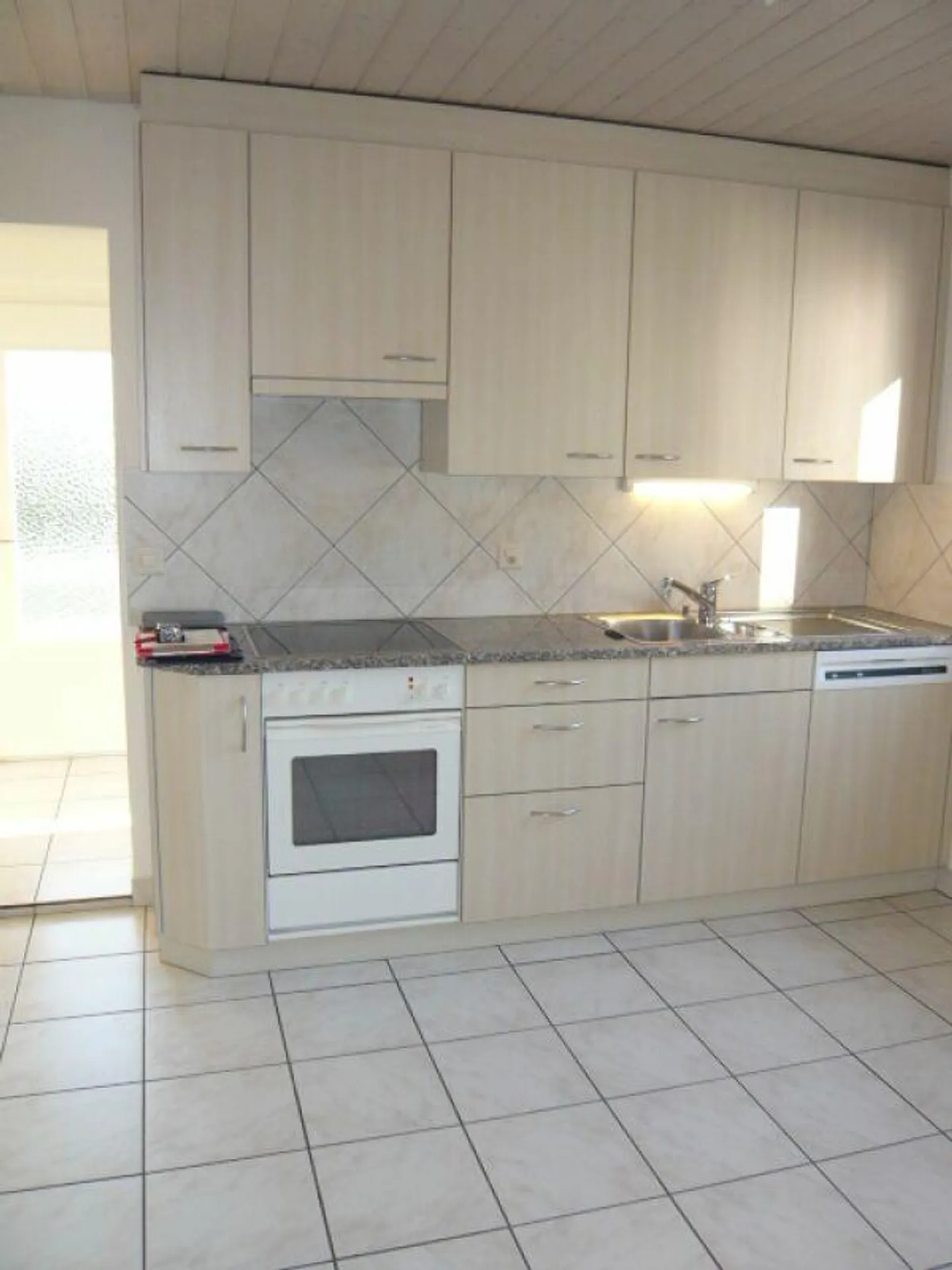 Appartamento soleggiato - Foto 2 di 12