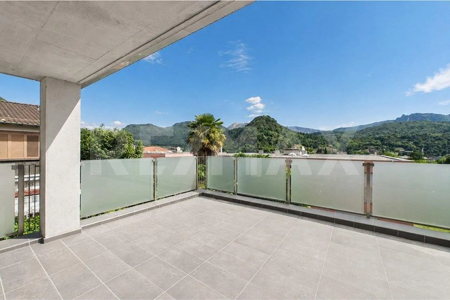 Appartement Charmant avec Terrasse - Photo 1 sur 13