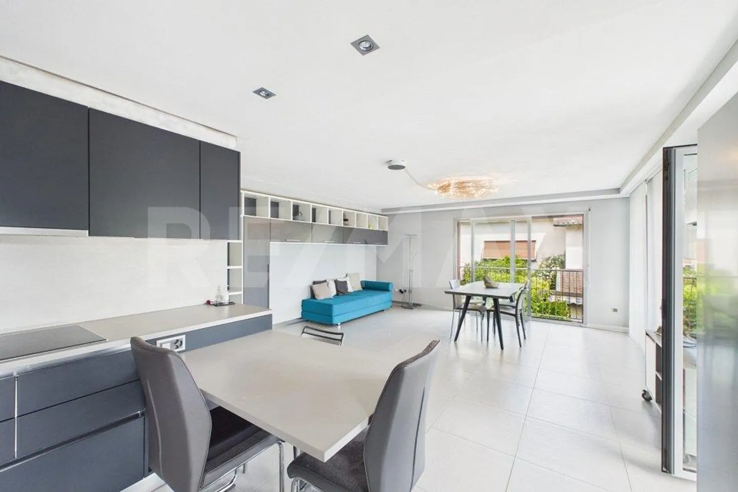 Appartement Charmant avec Terrasse - Photo 7 sur 13