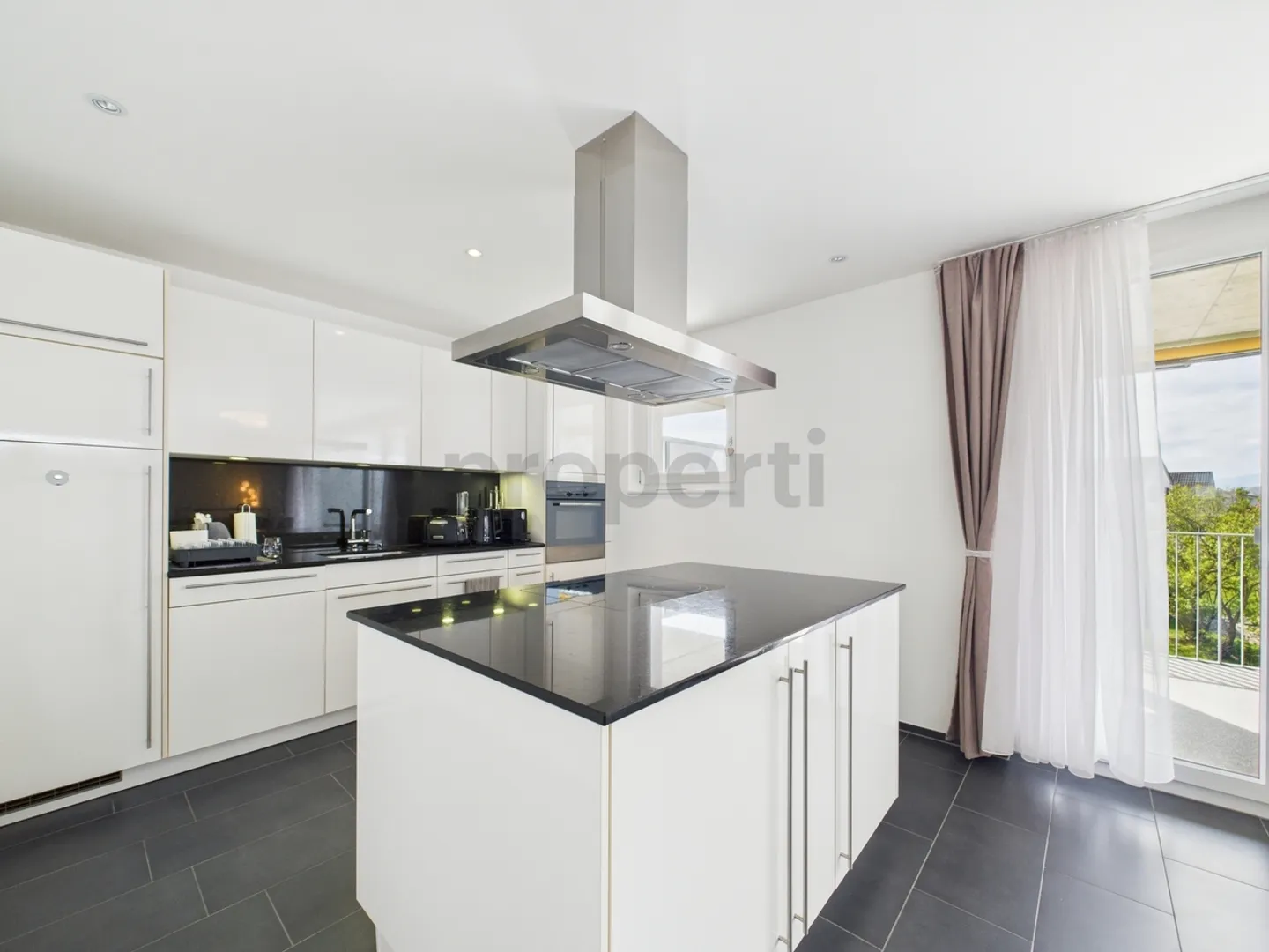Appartamento moderno in zona familiare - Foto 4 di 12