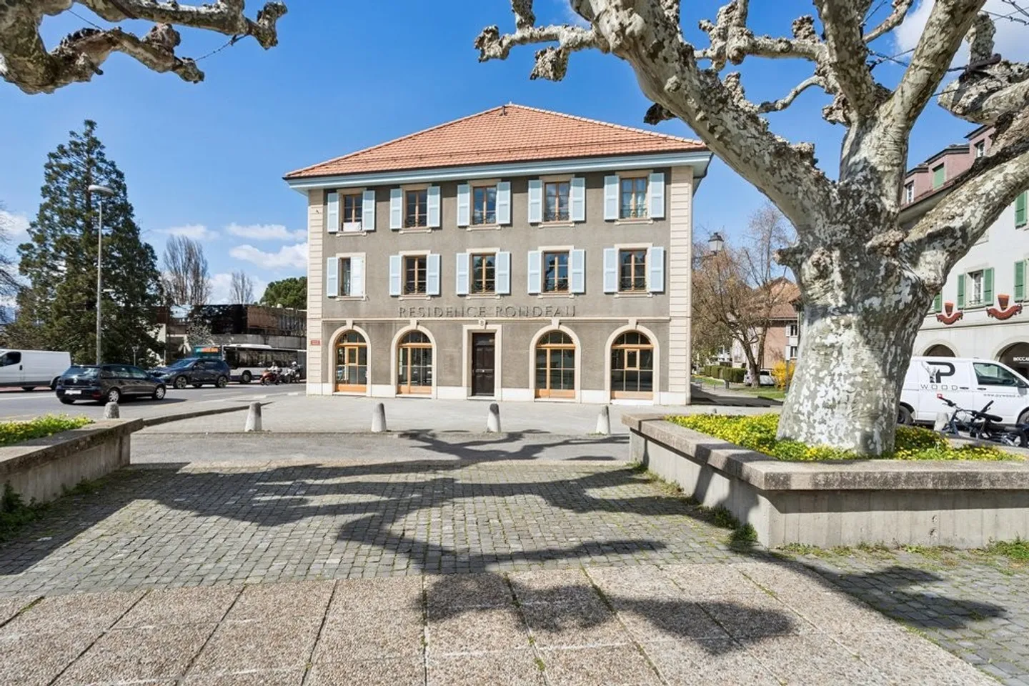 Arcade in affitto Piazza del Rondeau 8 - Foto 1 di 7