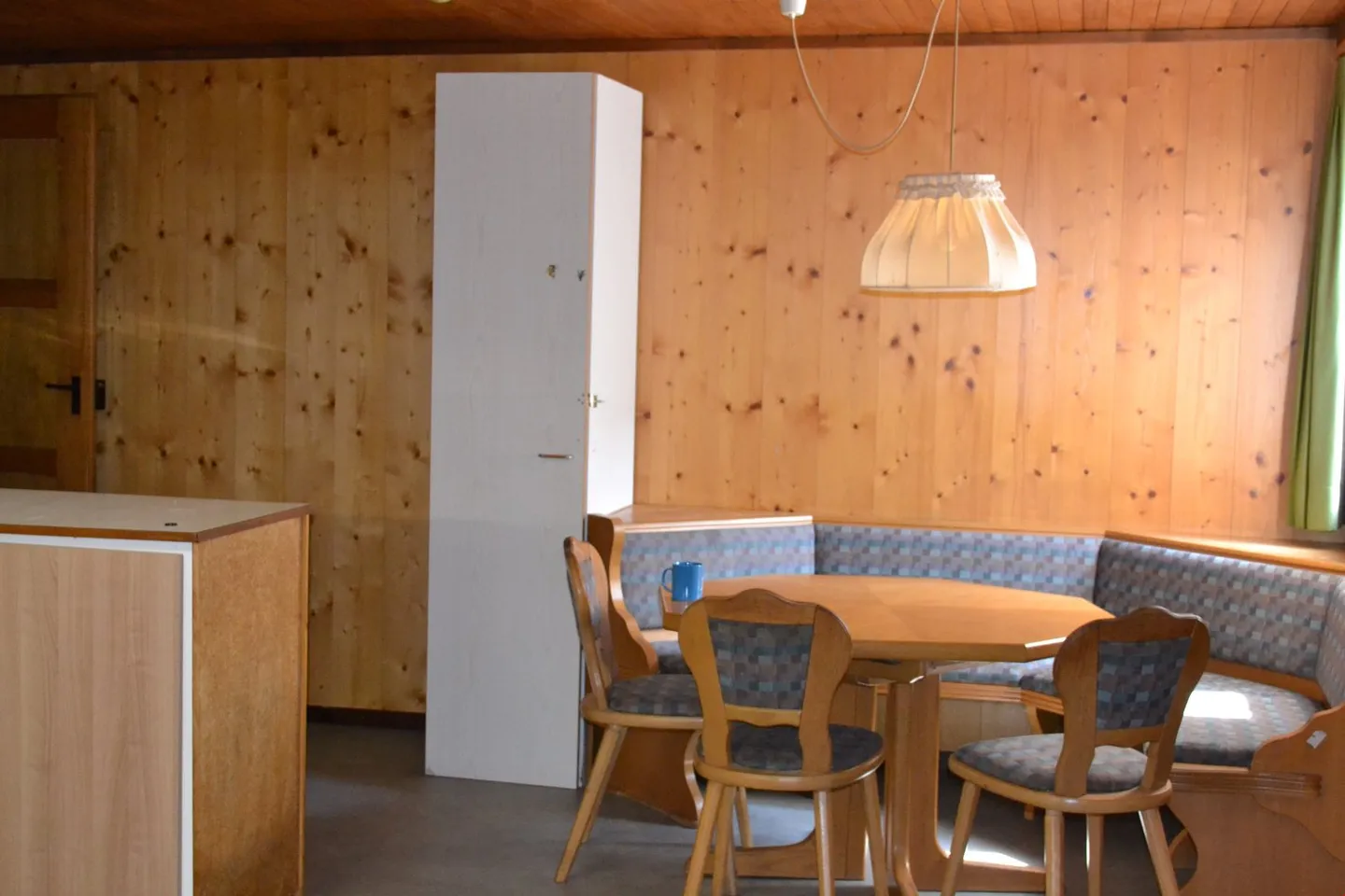 Partially furnished room for rent in the center of Altdorf - Photo 7 of 9