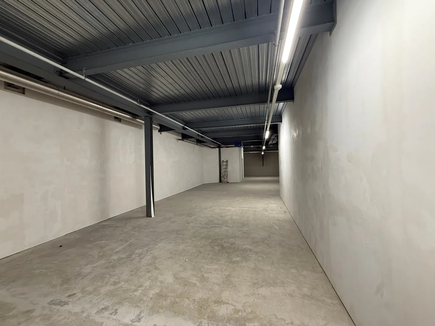 Spazio di magazzino versatile nello Zwingen Center - Foto 2 di 4