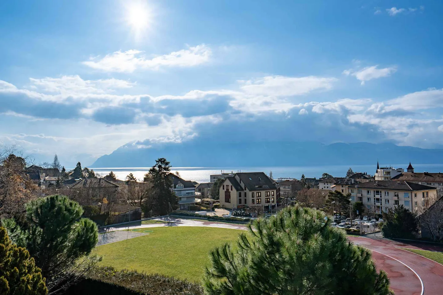 Stunning 5.5 rooms with exceptional view - Photo 1 of 10